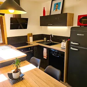 https://appt-tournette-centre-village-vue-montagne.hotels-rhonealpes.com